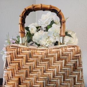 Vintage basket weave design purse